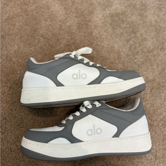 Alo Yoga Sneakers - Picture 2 of 6